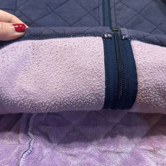 The North Face Women’s Medium Purple Quilted Jacket - Picture 6 of 8